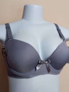 Conjunto lencería sin costura con tiras bordadas push up – T. 38/85 (C) + M/L